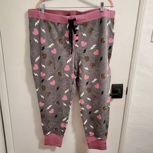 NWT Torrid Grey Pink Heart Leggings